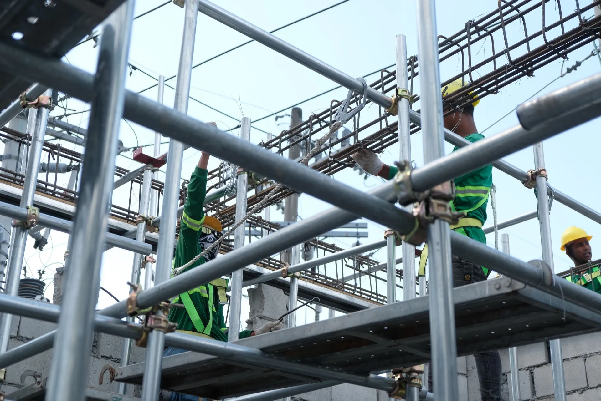 SBStruc team reviewing structural plans on site